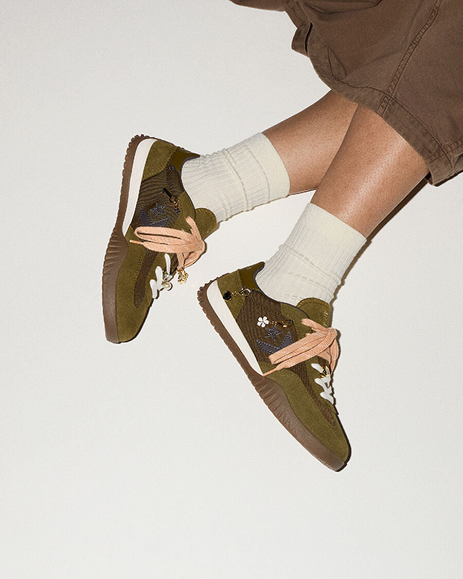 Charm-Detail Low Top Sneaker