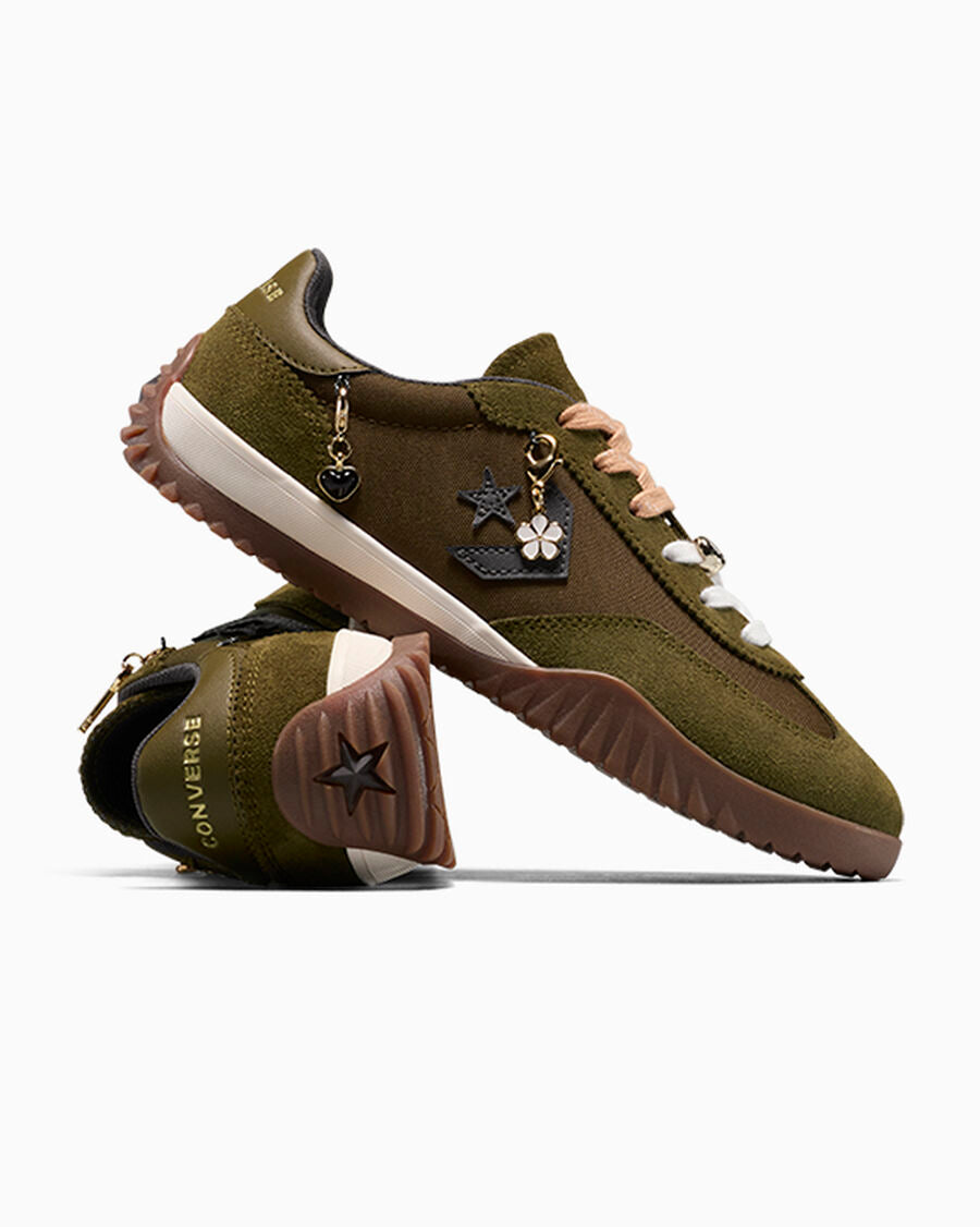 Charm-Detail Low Top Sneaker
