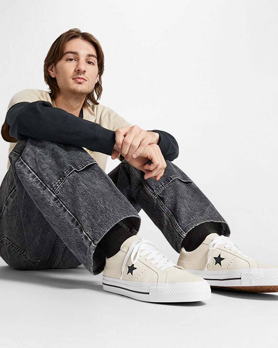 Unisex Suede Skate Low-Top Shoe - Egret/White/Black