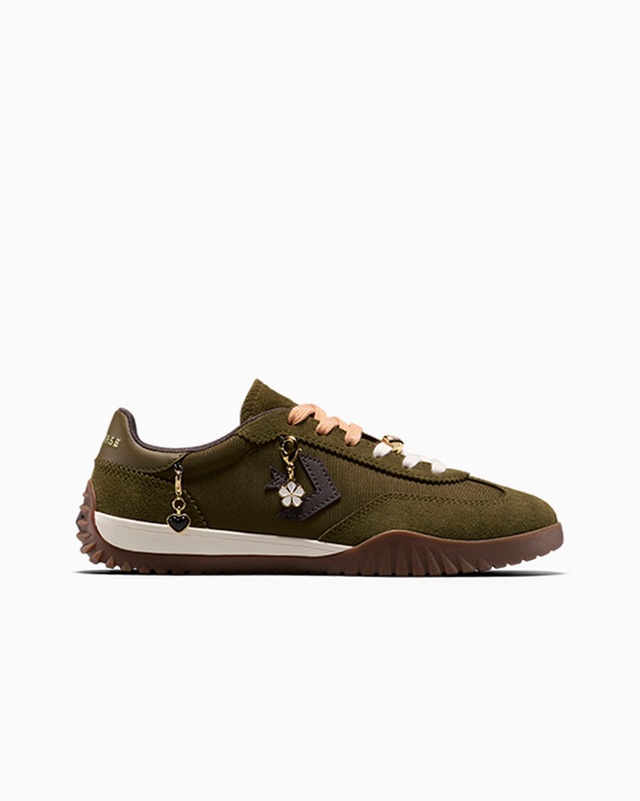 Charm-Detail Low Top Sneaker