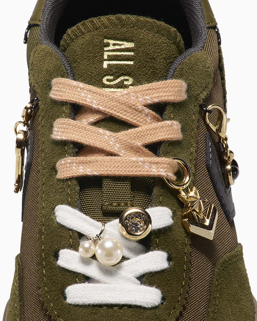Charm-Detail Low Top Sneaker