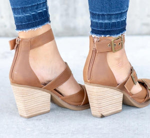 Very G Irina Buckle Heels Tan