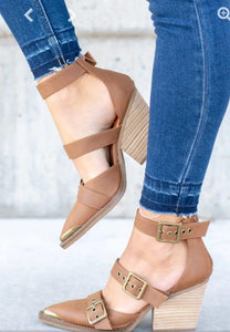 Very G Irina Buckle Heels Tan