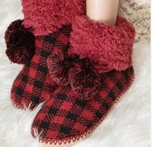 Load image into Gallery viewer, BURGANDY &amp; BLACK PLAID PREMIUM SLIPPER SOCKS
