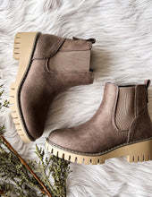 Load image into Gallery viewer, VERY G PASADENA BOOTS-TAUPE
