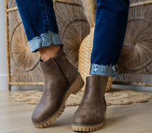 Load image into Gallery viewer, VERY G PASADENA BOOTS-TAUPE
