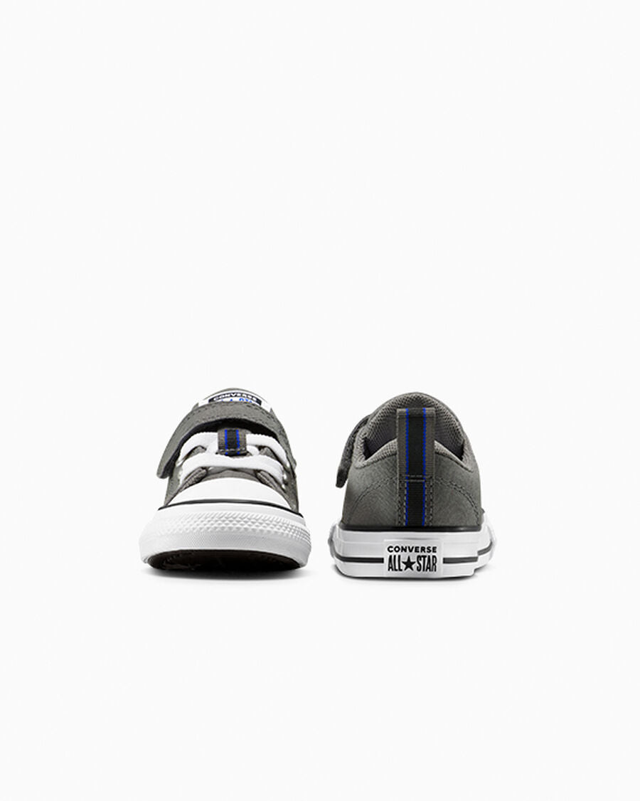 Toddler Canvas Easy-On Low-Top Sneaker