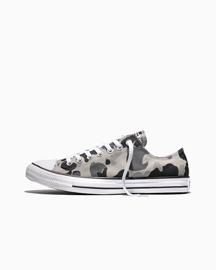 Unisex Camouflage Canvas Low-Top Sneaker