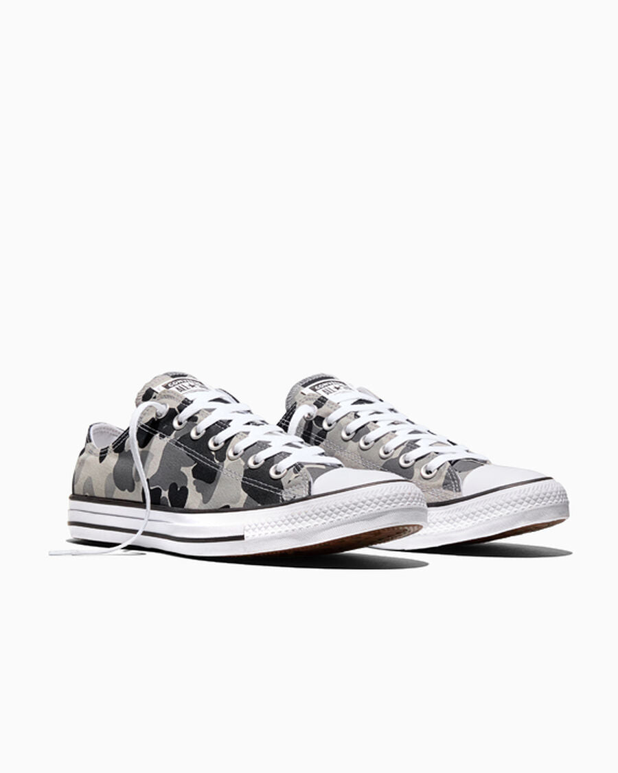 Unisex Camouflage Canvas Low-Top Sneaker