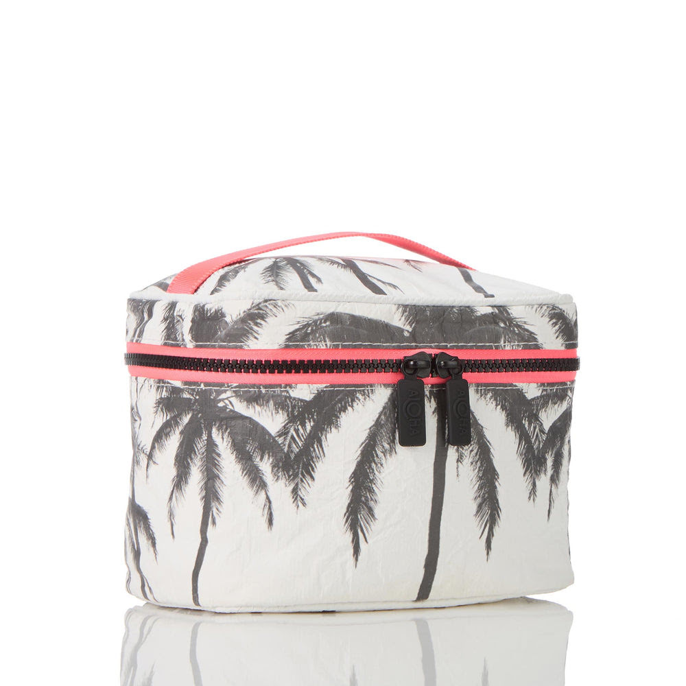 Handled Splash-Resistant Toiletry Kit - Black
