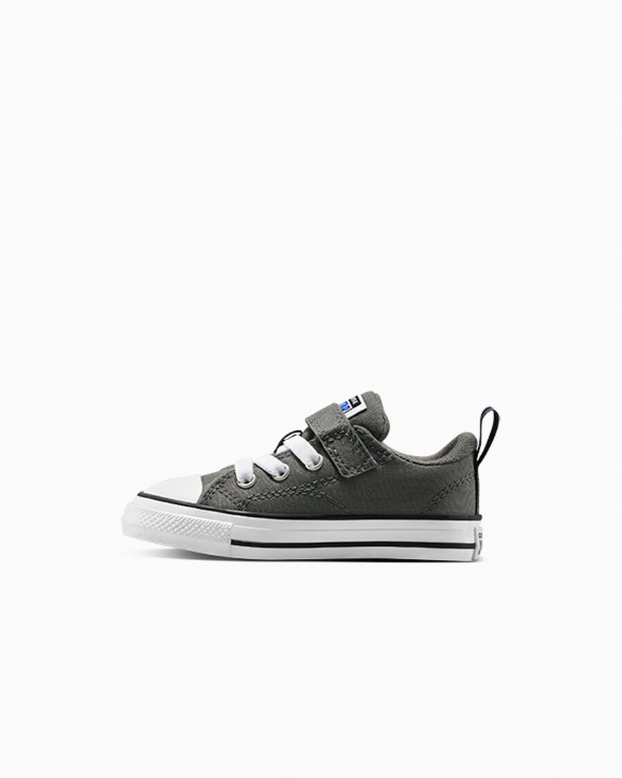Toddler Canvas Easy-On Low-Top Sneaker