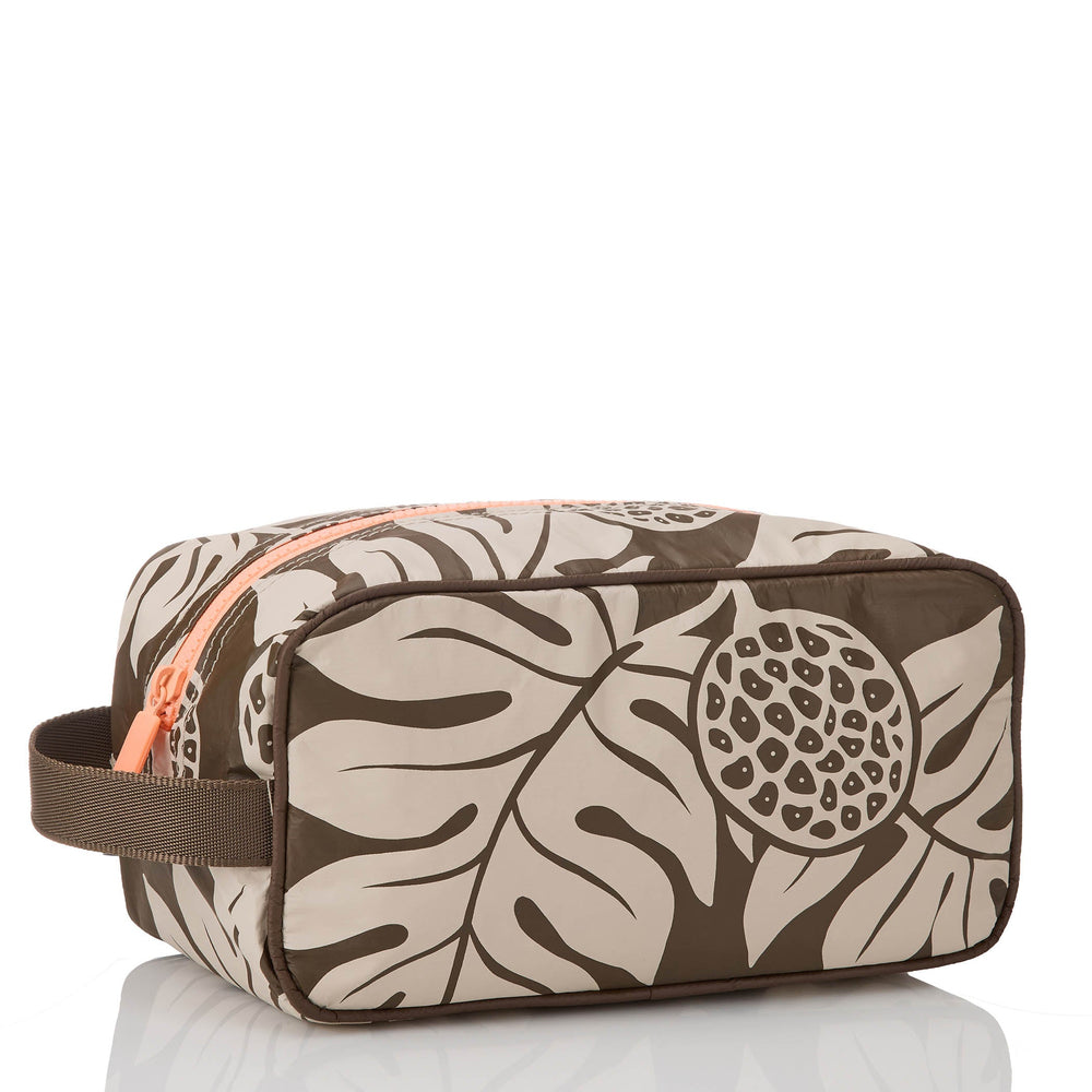 Splash-Resistant Toiletry Kit - Leaf