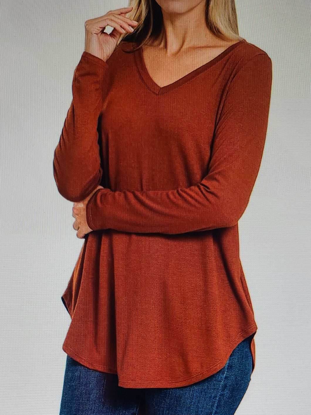 LONG SLEEVE V-NECK TOP