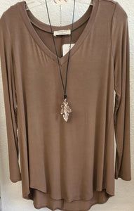 MOCHA LONG SLEEVE V-NECK TOP
