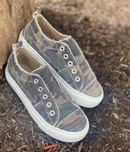 Load image into Gallery viewer, Children&#39;s Corkys Babalu Camo Sneakers
